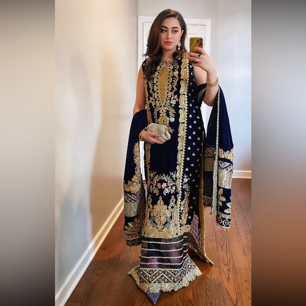 SOLD Pakistani Designer Crimson x Saira Shakira Velvet Kaftan & Shawl